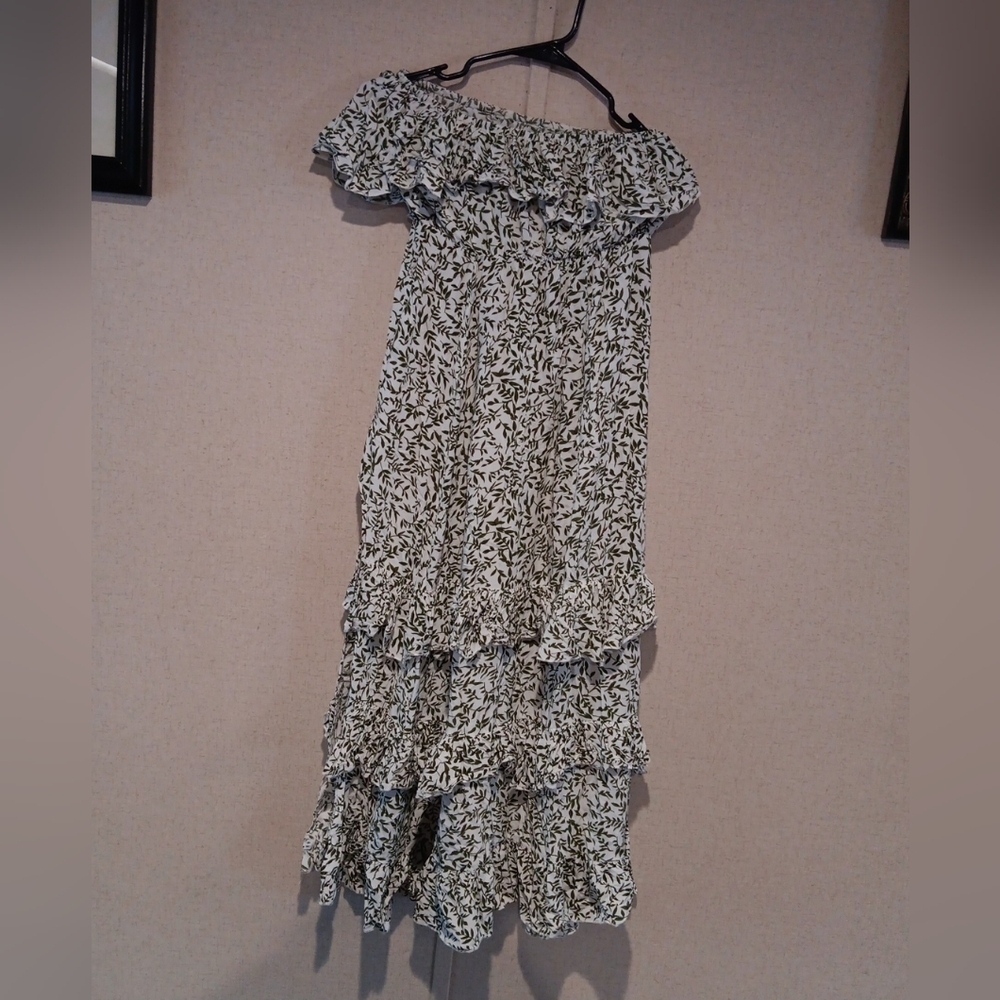Yidarton Greenand White Ruffled Tiered Off-Shoulder Sundress